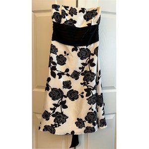 White House Black Market Silk Floral Strapless Dress, Size 6